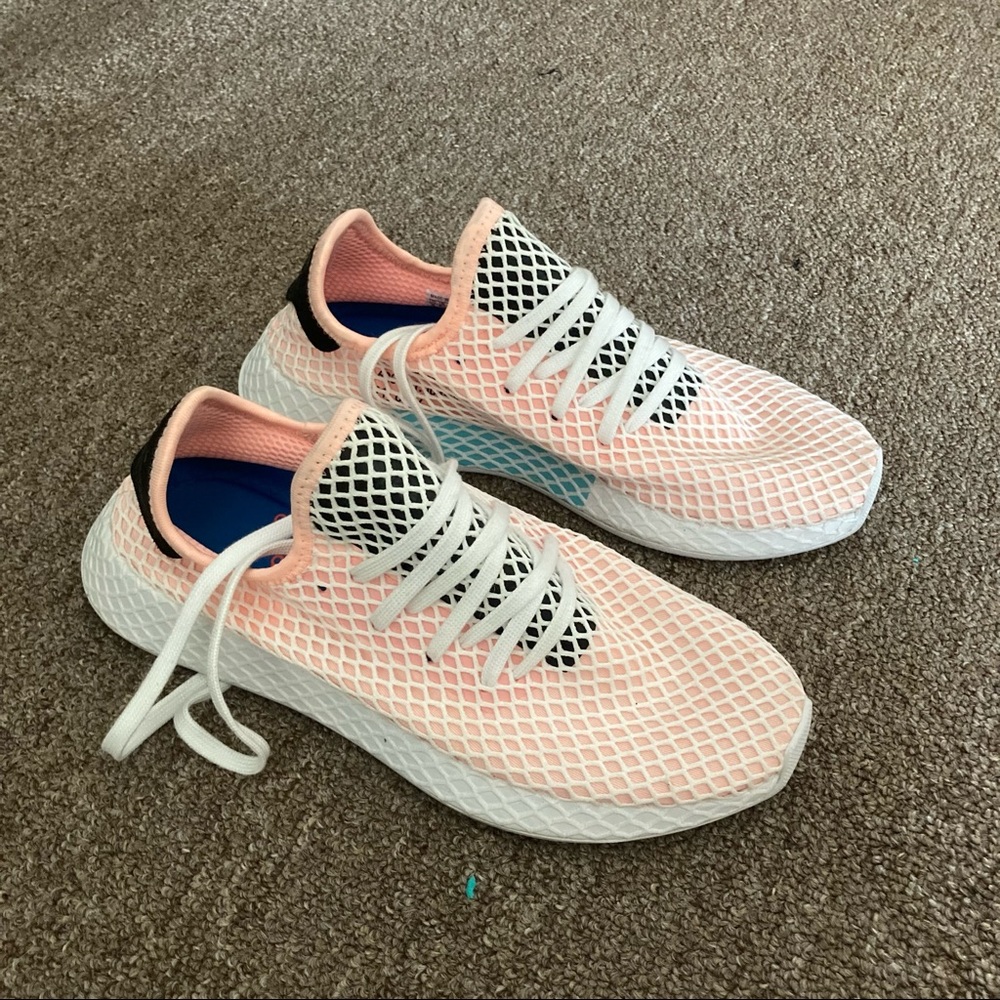 Adidas Deerupt ‘Cloud White’ mauve pink sneaker